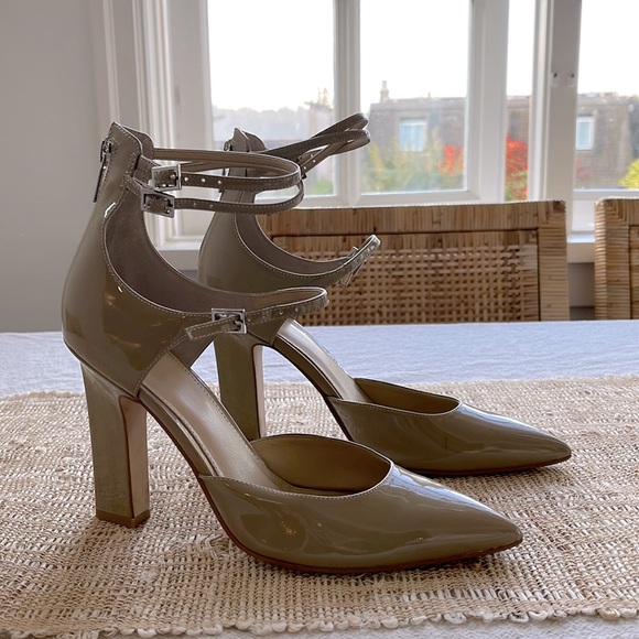 Sexy Tan coloured Marc Fisher high heels - size 8M - Picture 1 of 4